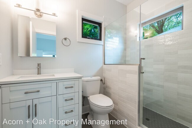 Foto del edificio - 3 br, 2.5 bath House - 1009 N. Gregson St.