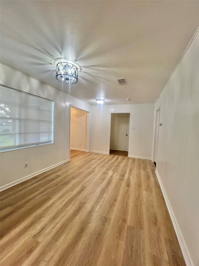 Foto del edificio - 3311 County Rd 890