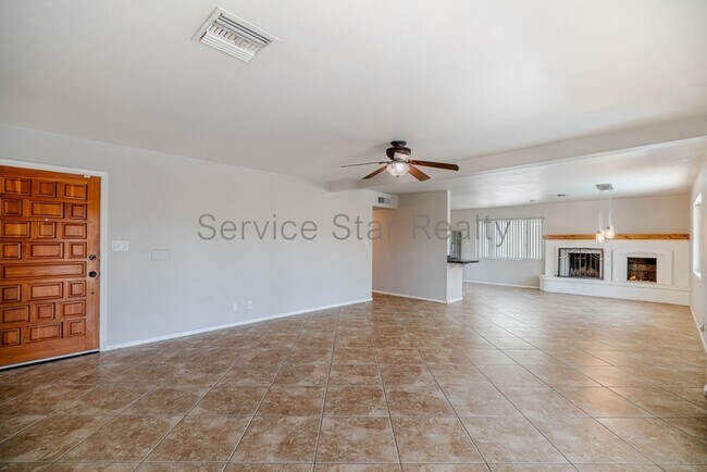 Foto del edificio - 8301 E Indianola Ave