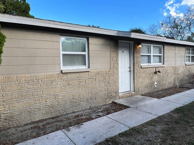 Foto del edificio - 9403 Grandfield Rd