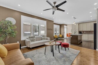 Building Photo - 376 Gooch Cres