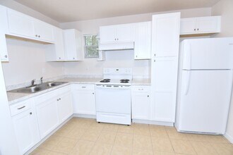 Building Photo - 2035 NW 33rd Ave