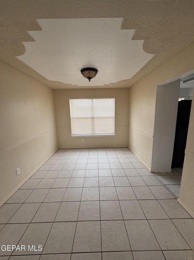 Building Photo - 12625 Tierra Tigre Ave