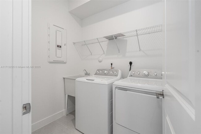 Foto del edificio - 4372 SW 122nd Terrace