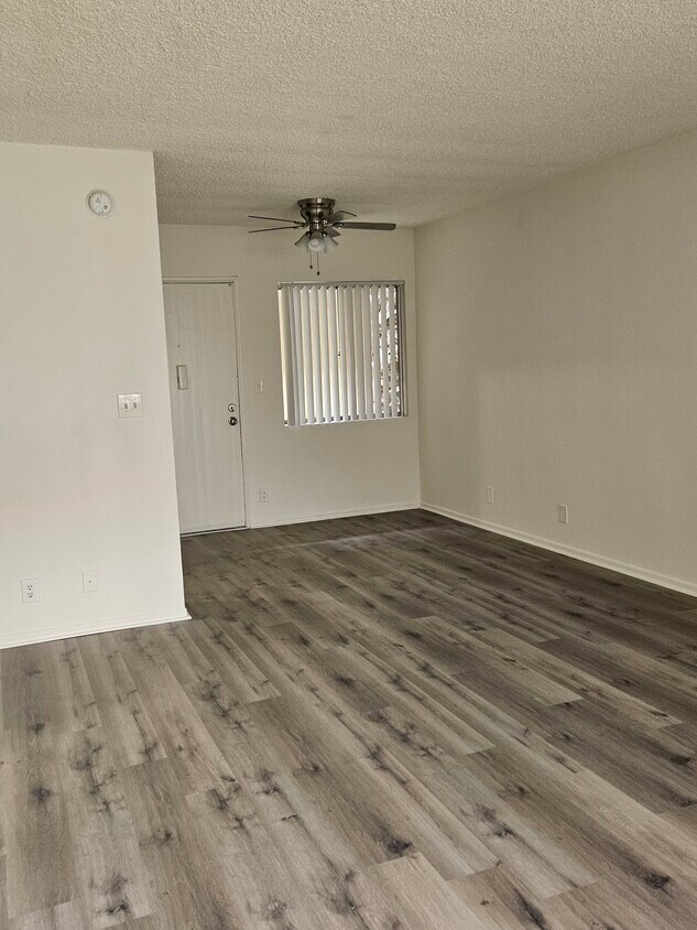 Foto principal - 7107 Etiwanda Ave