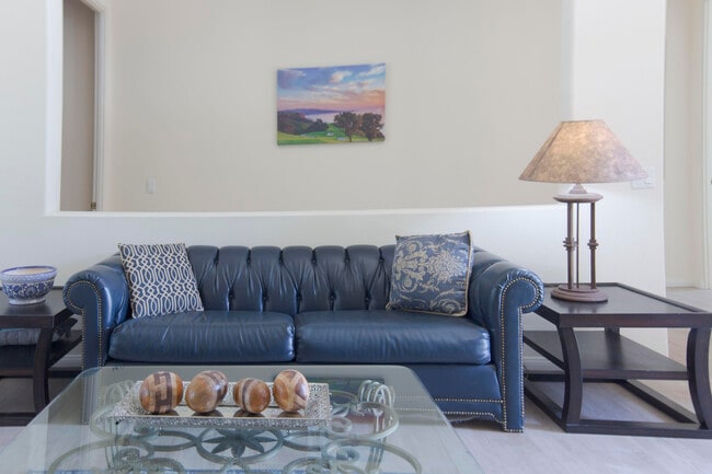 Building Photo - 38625 Desert Mirage Dr