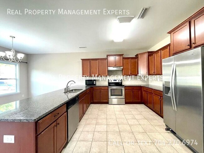 Foto del edificio - 2309 Marthas Ridge Dr