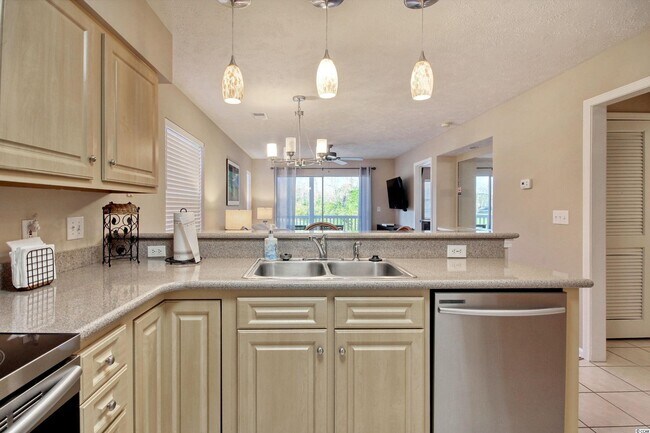 Foto del edificio - 639 Waterway Village Blvd