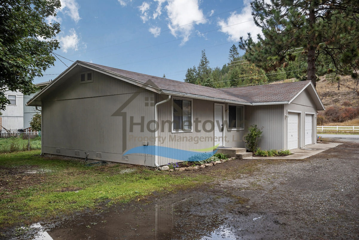 Primary Photo - 2 Bedroom 1 Bath Available in Coeur d'Alene!