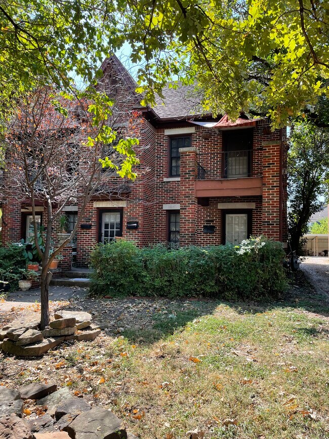 5936 1/2 Upstairs Right - 5936 Oram St