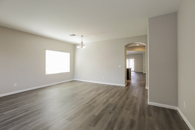 Foto del edificio - 3422 W Chambers St