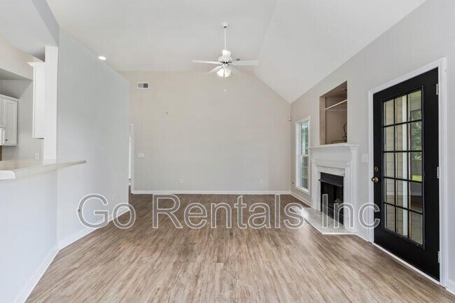 Building Photo - 117 Camden Lake Dr