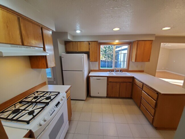 Building Photo - 7095 SW 99th Pl