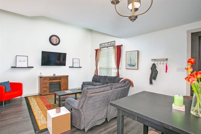 Building Photo - 1213 Casselberry Dr