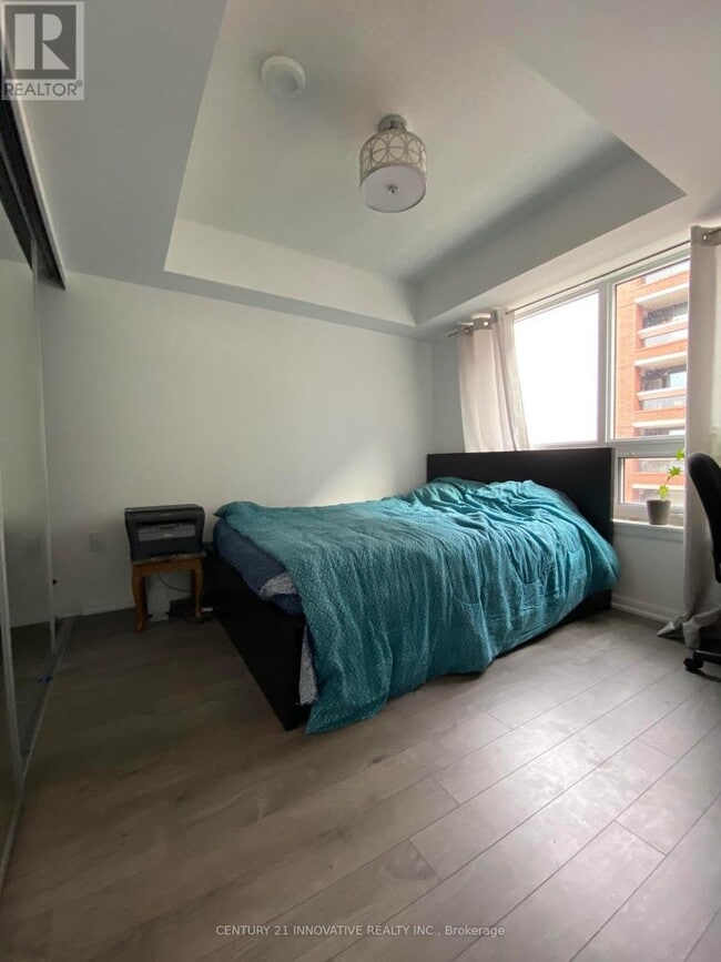 Building Photo - 3091 Dufferin St