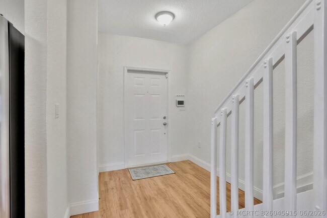 Foto del edificio - 6527 Catalina Ln