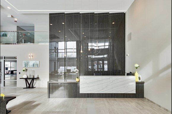 Foto principal - 400 Renaissance Blvd