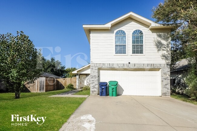 Building Photo - 729 Pace Dr
