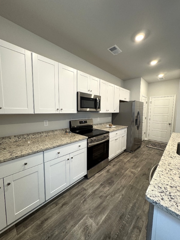 Building Photo - 145 Cypress Holw Dr