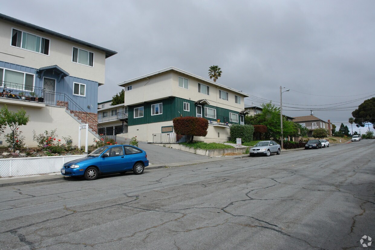 Building Photo - 1608 Fifth