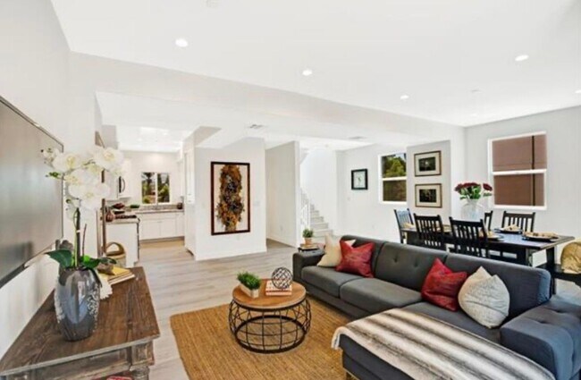 Foto del edificio - 9861 N Lassen Ct