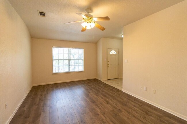 Foto del edificio - 21513 Pershing Ave