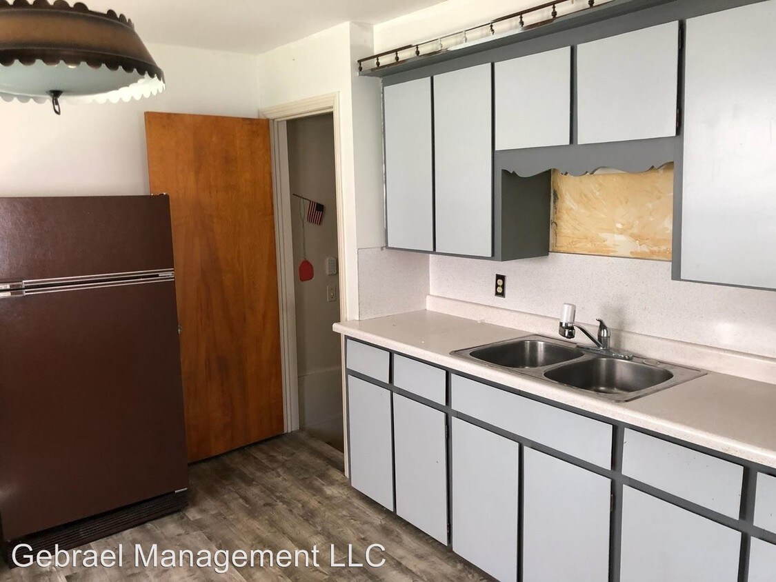 Building Photo - 2 br, 1 bath House - 3828 Mann Hall Ave.