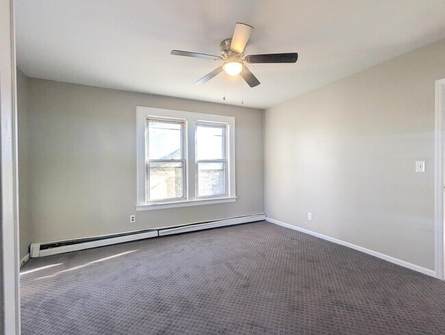 Building Photo - 159 Sylvan St