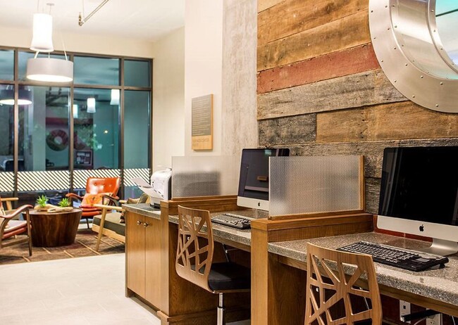 Building Photo - Superb Studio Looking For a Good Home