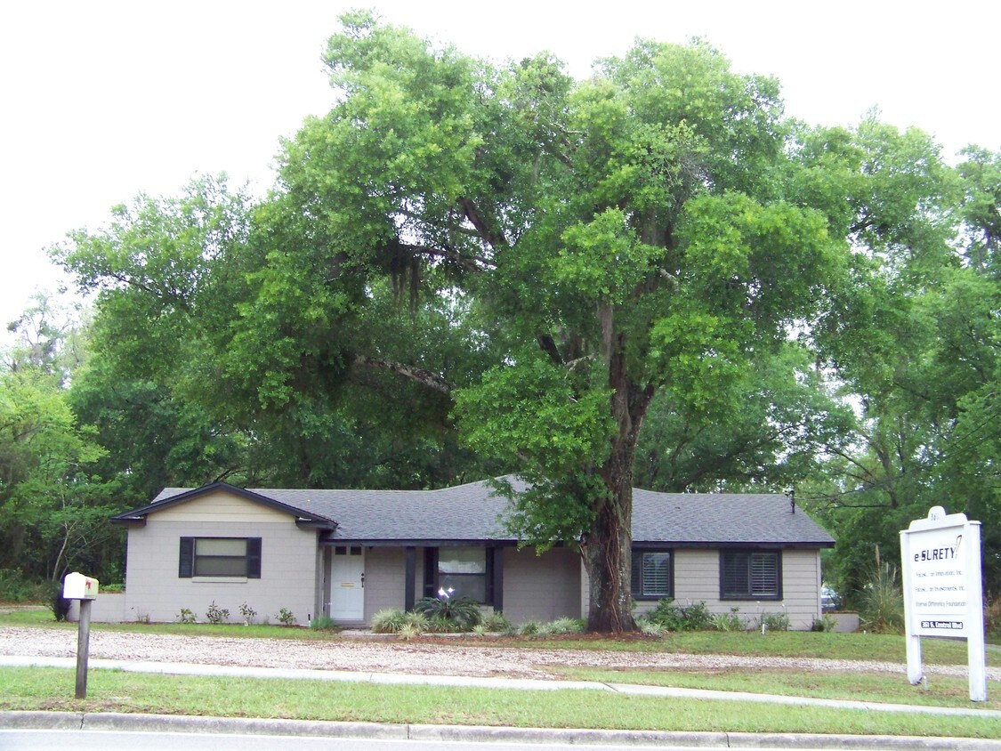 Building Photo - Sandalwood Village