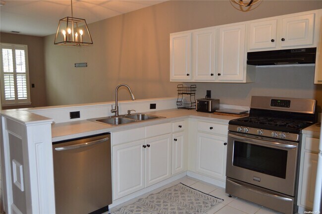 Building Photo - 215 Windward Dr