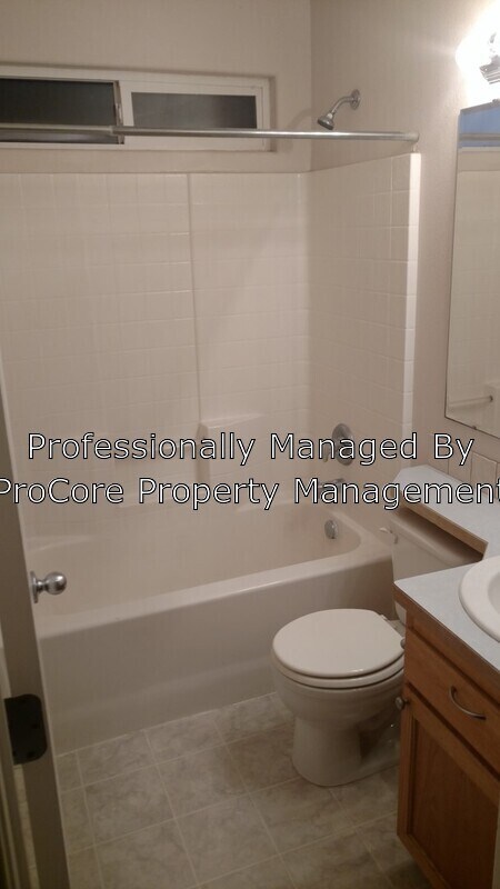 Building Photo - 5013 Woodbury Pl