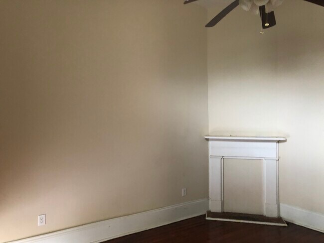 First room - 505 S Rendon St