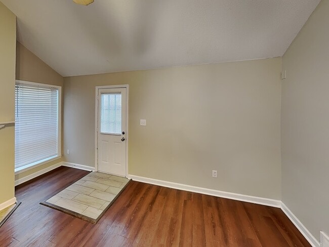 Building Photo - 1253 Travers Ln