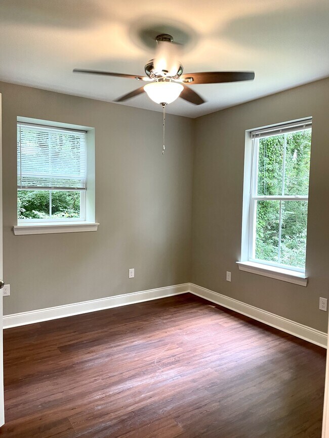 Building Photo - 3905 Wilsonia Ave