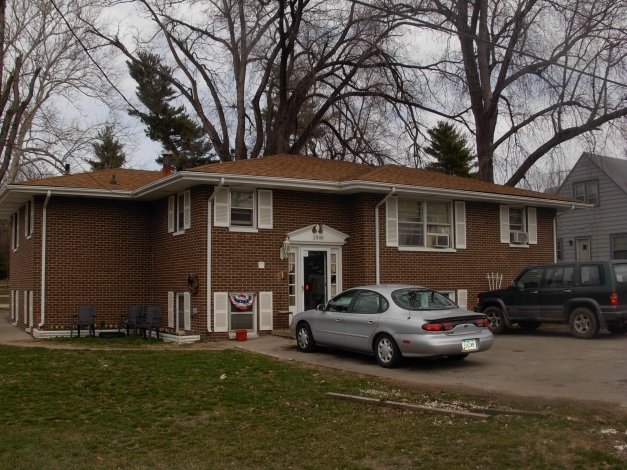 Primary Photo - 2900 Easton Blvd