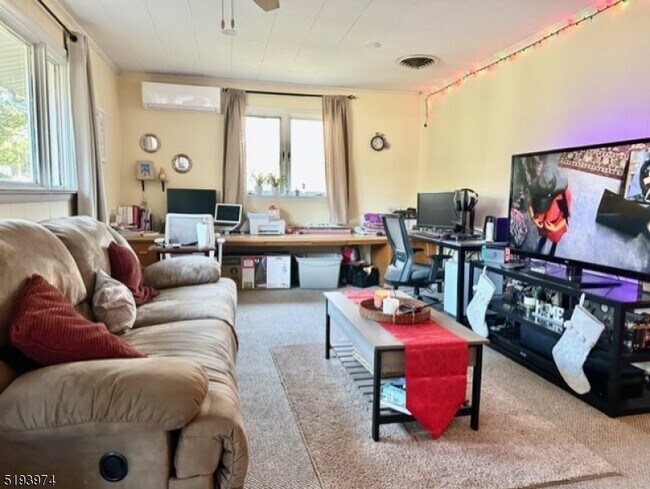 Foto del edificio - 5 Valley Dr