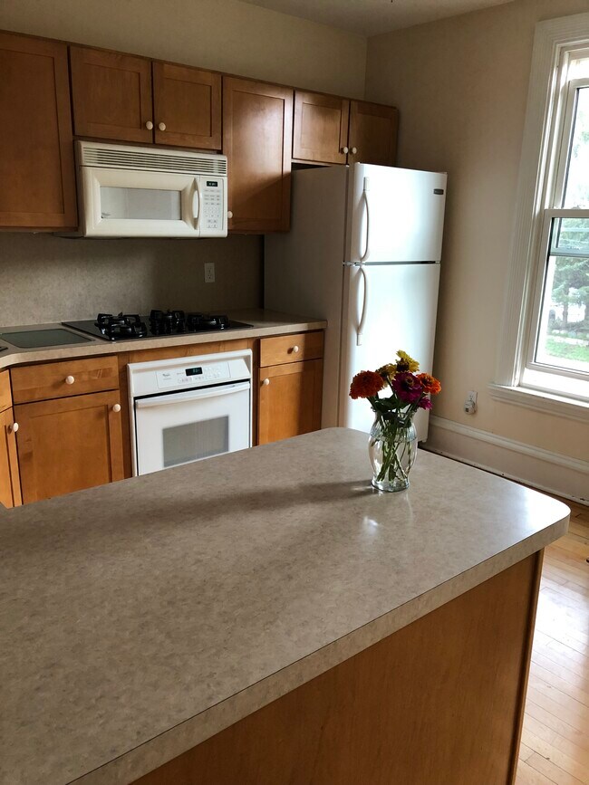 Foto del edificio - 1228 Adams St NE