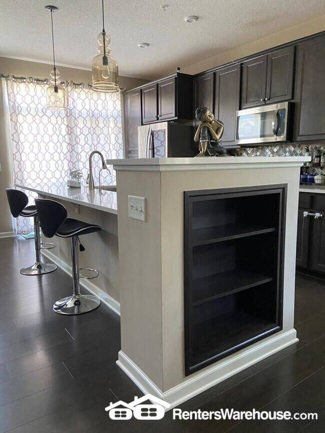Foto del edificio - Available July 1st 4 Bedroom 3.5 Bath Townhouse in Maple Grove