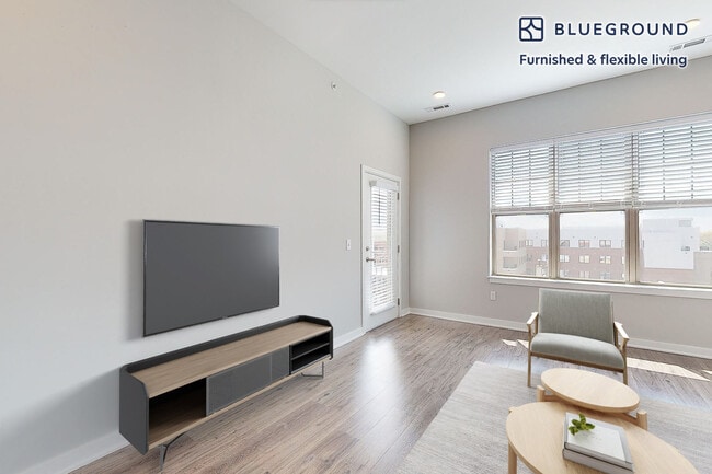 Foto del edificio - 332 Halstead Ave