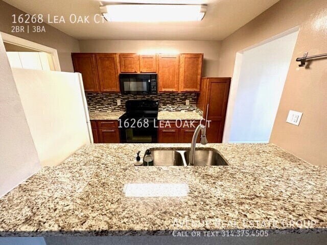 Foto del edificio - 16268 Lea Oak Ct