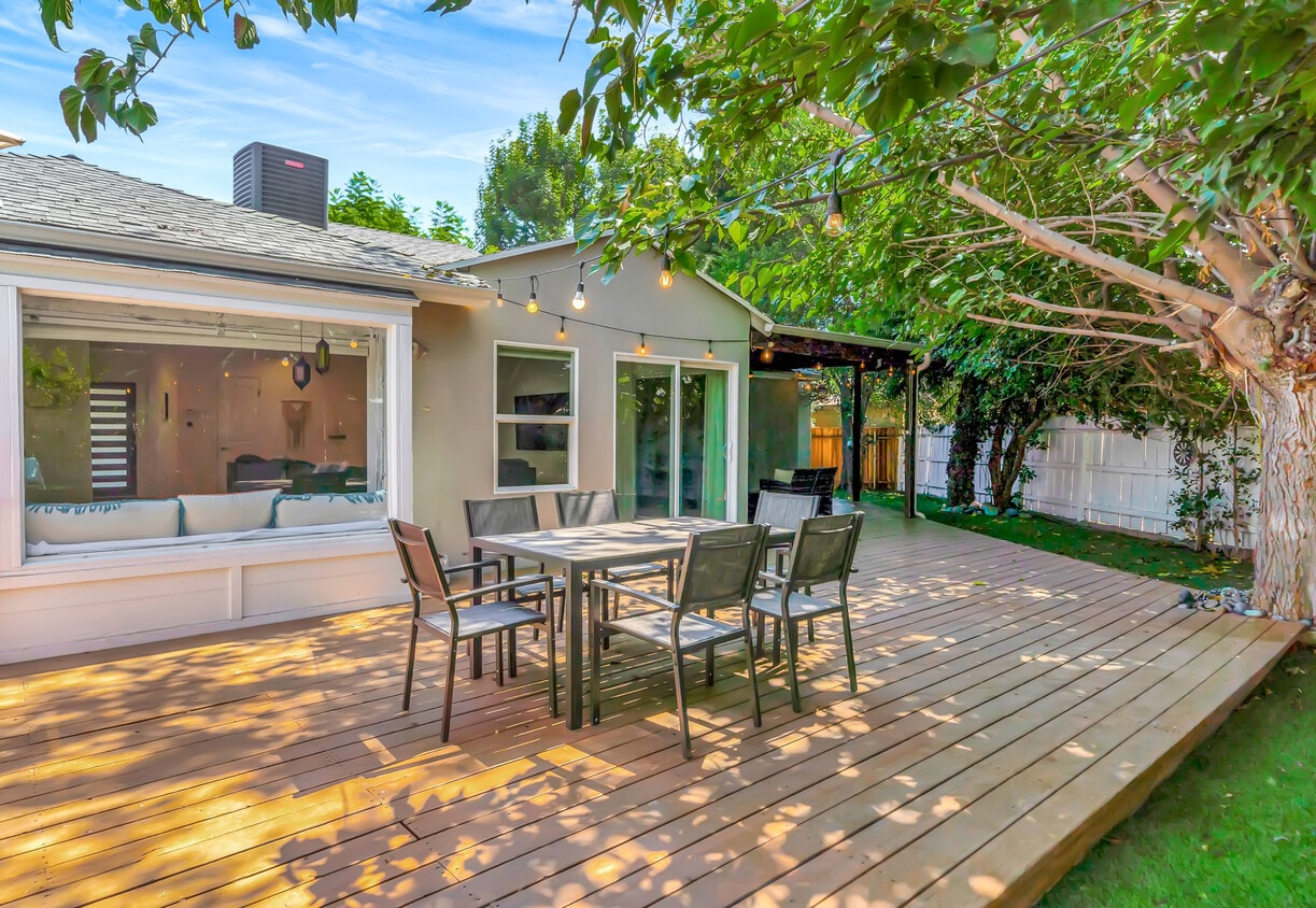 Foto principal - 7700 Oakdale Ave