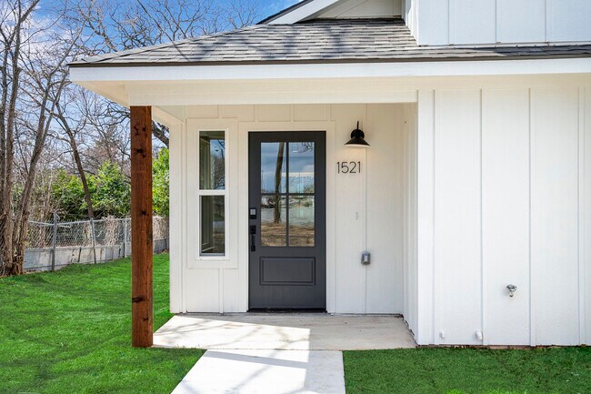 Foto del edificio - 1521 S Rusk Ave