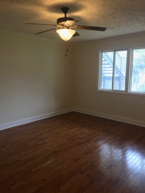 Living Area - 802 E Main St