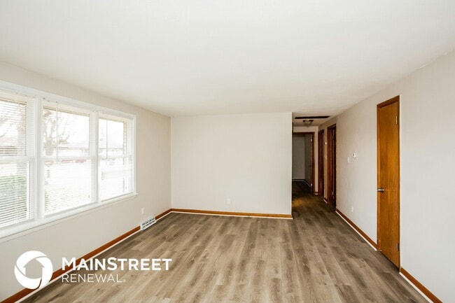 Building Photo - 3325 Loral Dr