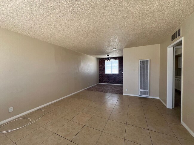 Building Photo - JUST REDUCED RENT!! 3 Bedroom 2 Bathroom H...
