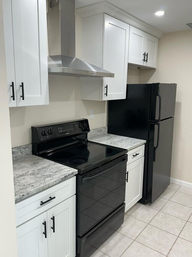 Building Photo - Completely Remodeled Single Family Home!!!
