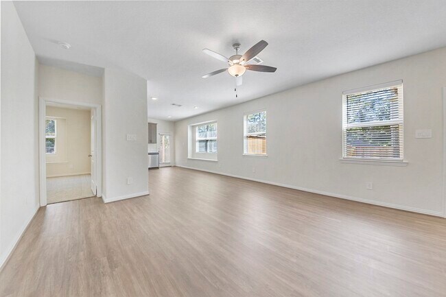 Foto del edificio - 115 Silver Sky St