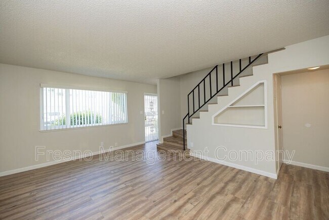 Building Photo - 718 E Hedges Ave