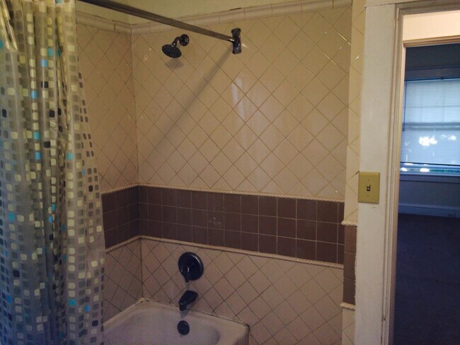 Foto del edificio - 5 Eastman Ave, LLC.